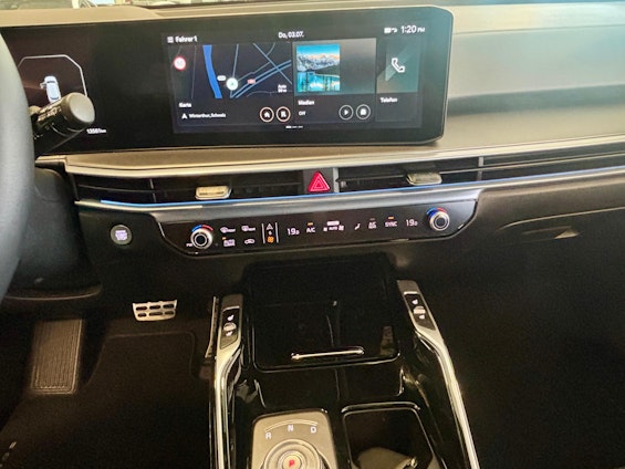 Vehicle image 9 Vehicle image 9