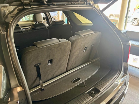 Vehicle image 13 Vehicle image 13