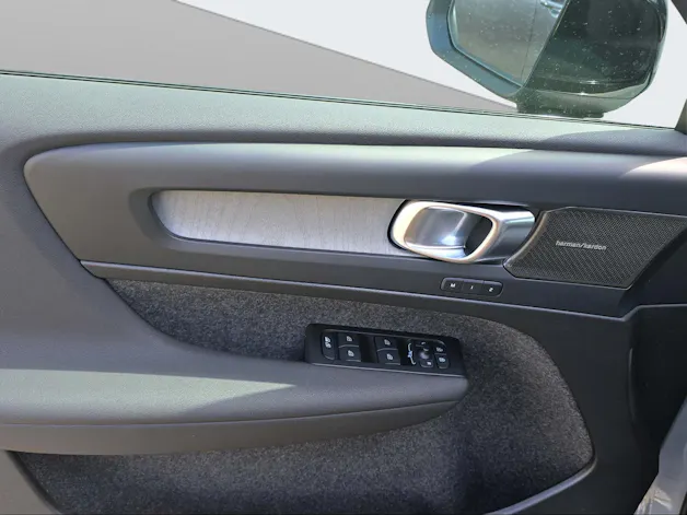 Volvo EX40 82kWh Single Motor Extended Range Ultra