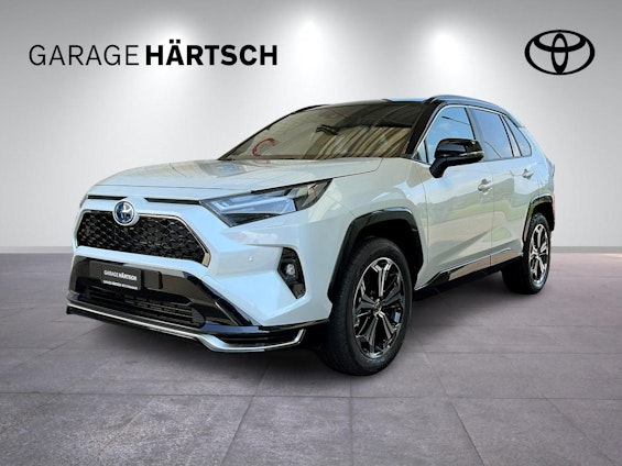 First vehicle image