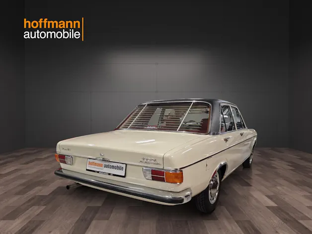 Audi 100
