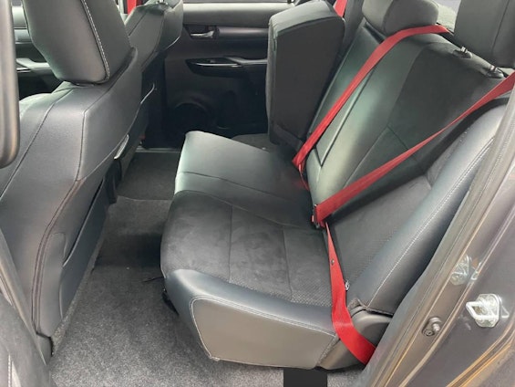 Vehicle image 4 Vehicle image 4