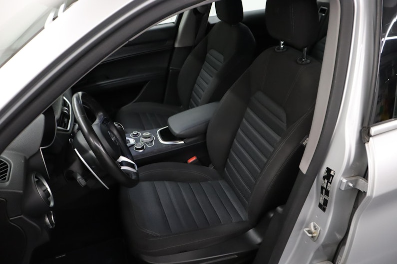 Vehicle image ALFA ROMEO STELVIO