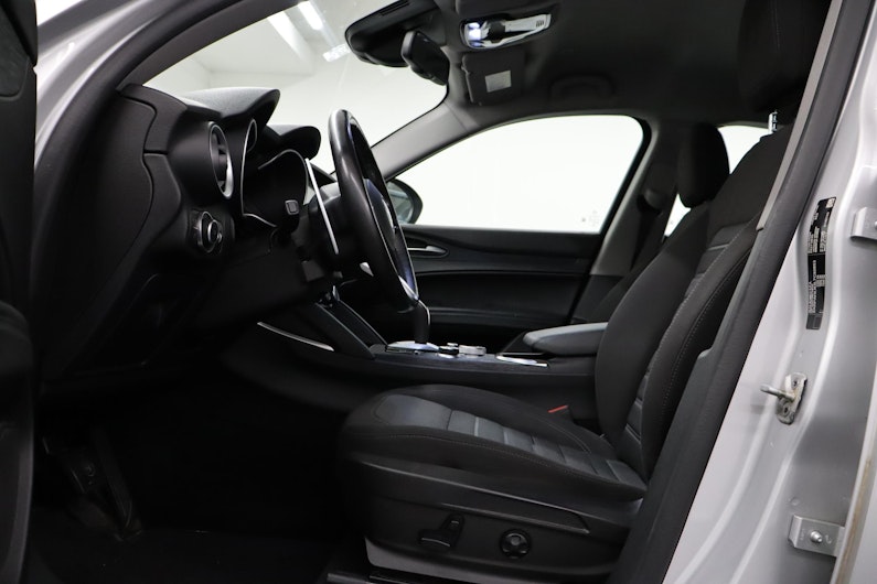 Vehicle image ALFA ROMEO STELVIO