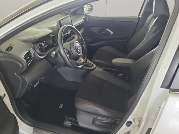 Toyota Yaris 1.5 VVT-i HSD GR Sport