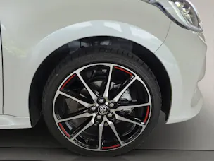 Toyota Yaris 1.5 VVT-i HSD GR Sport