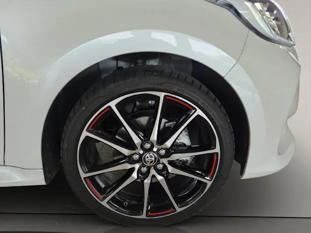 Toyota Yaris 1.5 VVT-i HSD GR Sport