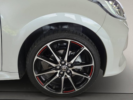 Vehicle image 15 Vehicle image 15