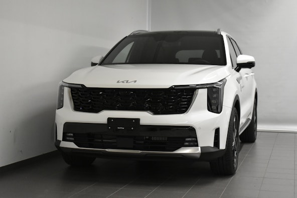 First vehicle image