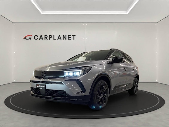 First vehicle image