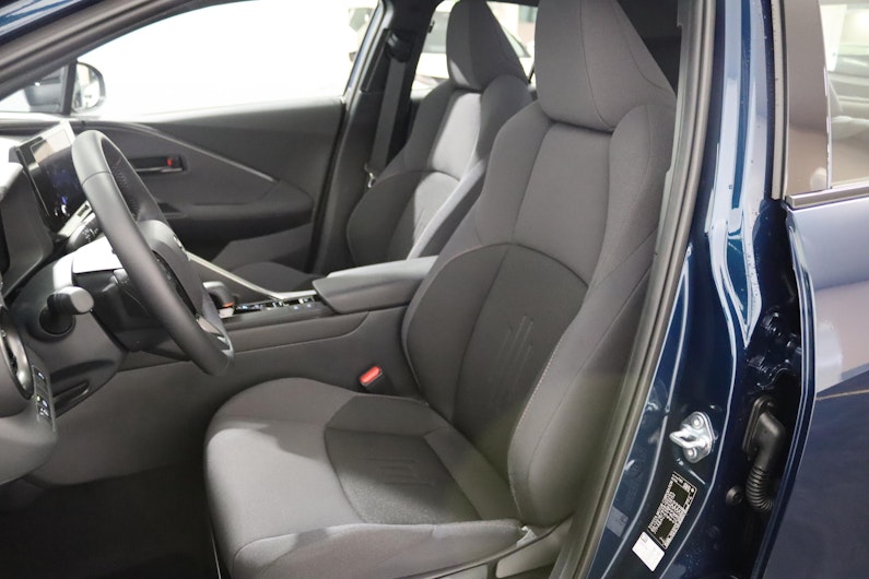 Vehicle image TOYOTA C-HR