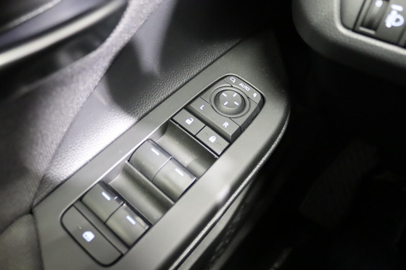 Vehicle image TOYOTA C-HR