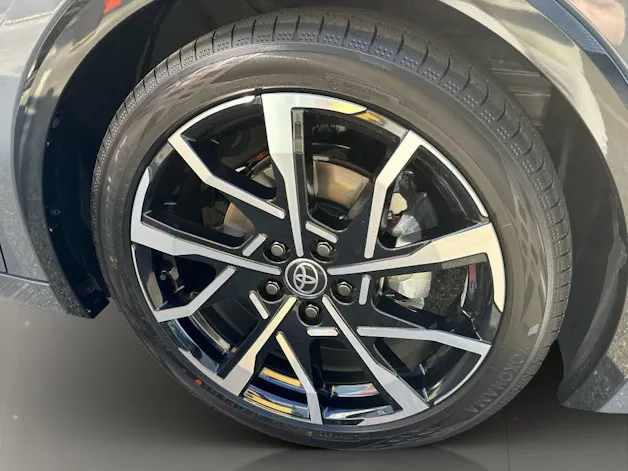 Toyota Prius 2.0 Plug-In-Hybrid Premium