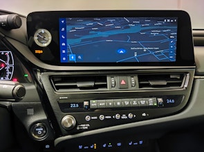 Vehicle image LEXUS ES 300h Excellence