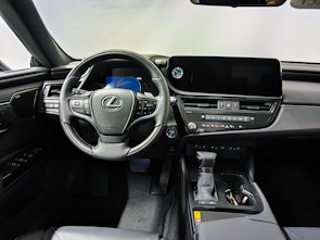 Vehicle image LEXUS ES 300h Excellence