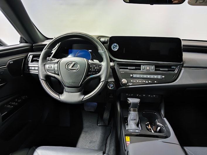 Vehicle image LEXUS ES