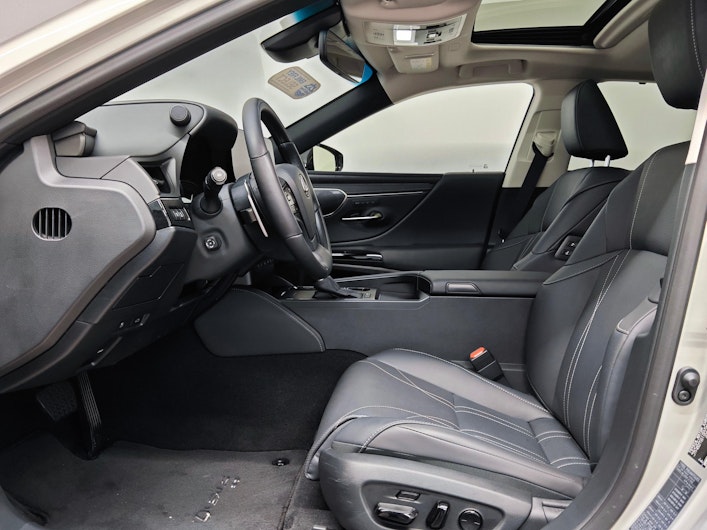 Vehicle image LEXUS ES