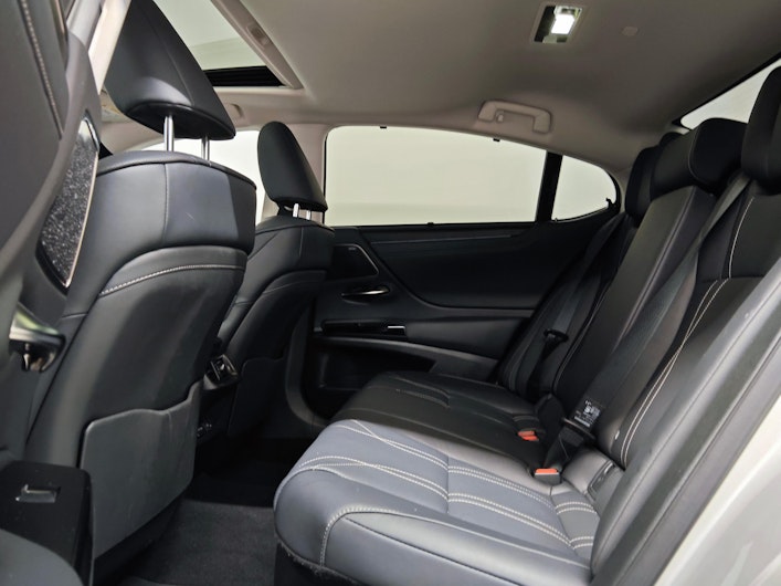 Vehicle image LEXUS ES