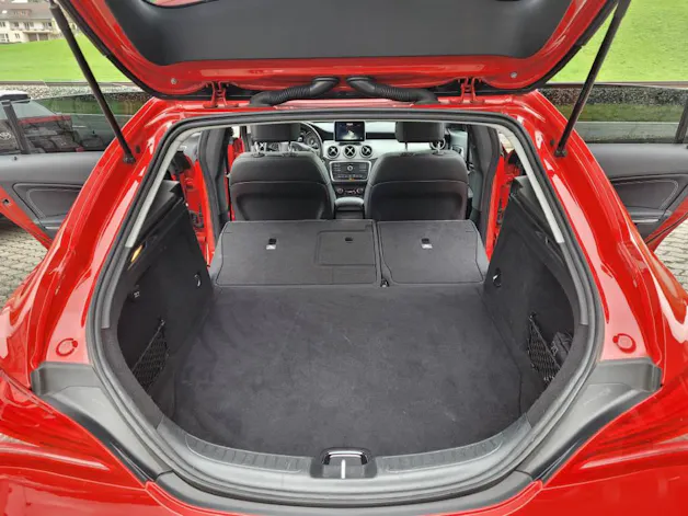 Mercedes-Benz CLA 250 Urban 4m Shooting Brake
