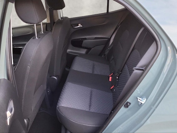 Vehicle image 7 Vehicle image 7