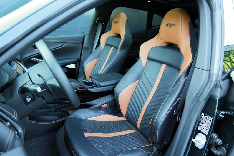 Vehicle image ASTON MARTIN DBX