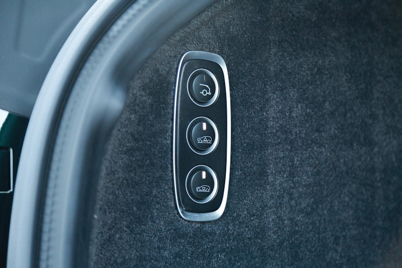 Vehicle image ASTON MARTIN DBX