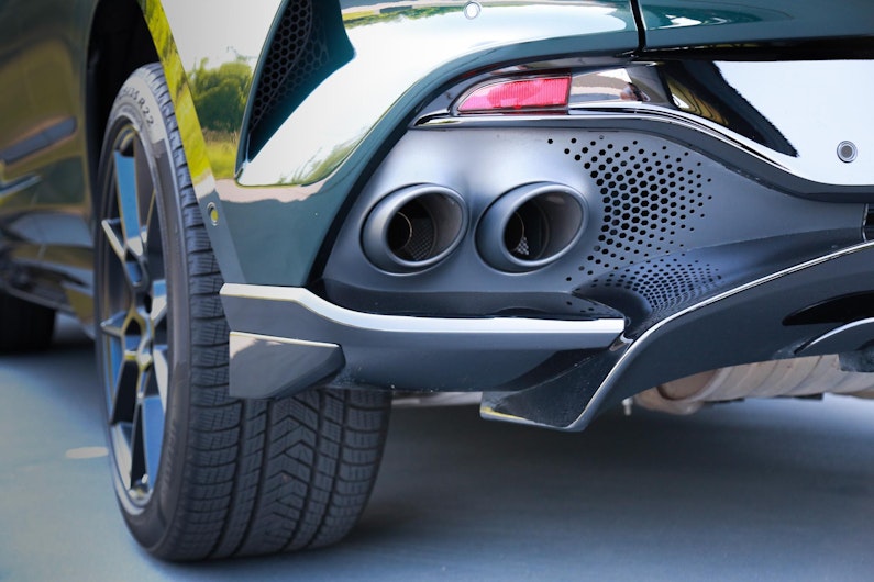 Vehicle image ASTON MARTIN DBX