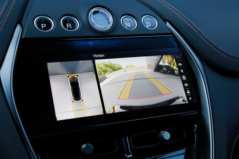 Vehicle image ASTON MARTIN DBX