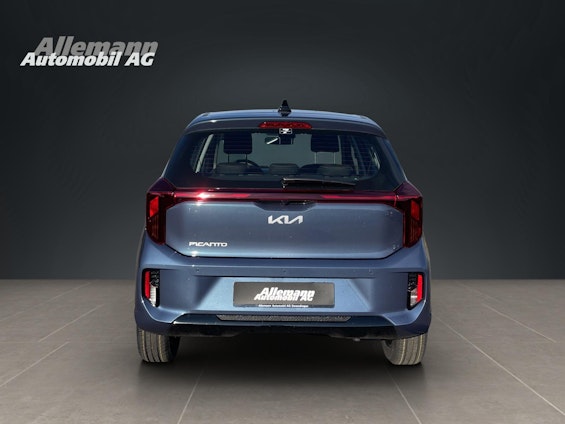 Vehicle image 4 Vehicle image 4