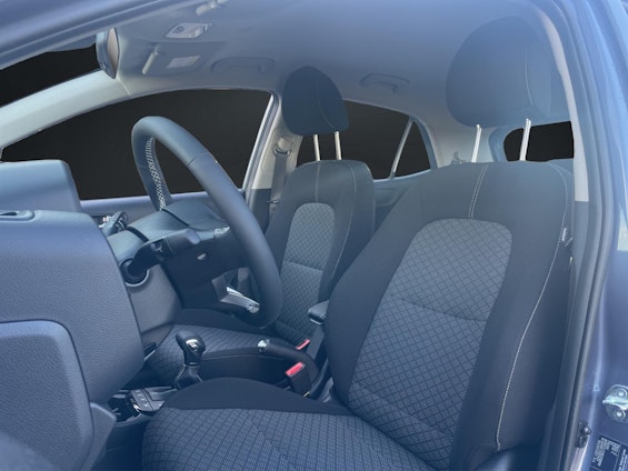 Vehicle image 5 Vehicle image 5