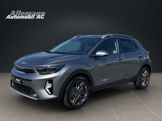 First vehicle image