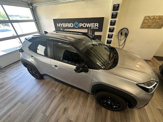 Vehicle image 5