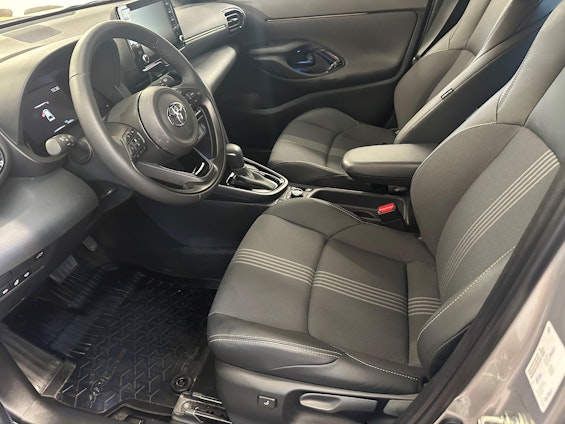 Vehicle image 8