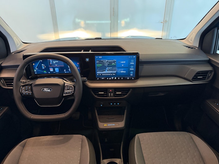 Vehicle image FORD COURIER