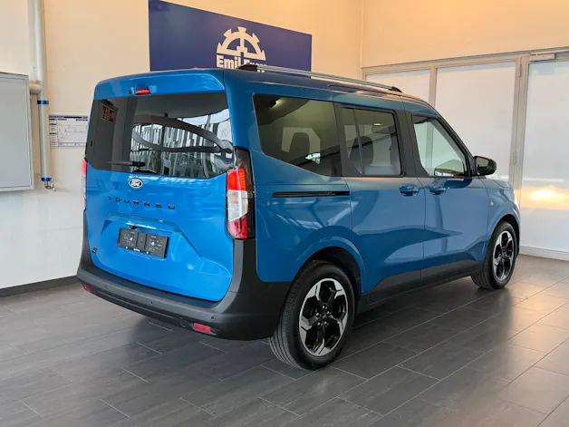 Ford E-Tourneo Courier Active