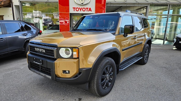 First vehicle image
