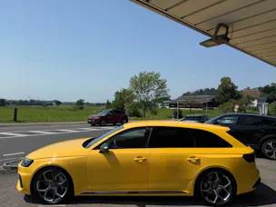 Audi RS4 Avant 25 year edition quattro tiptronic