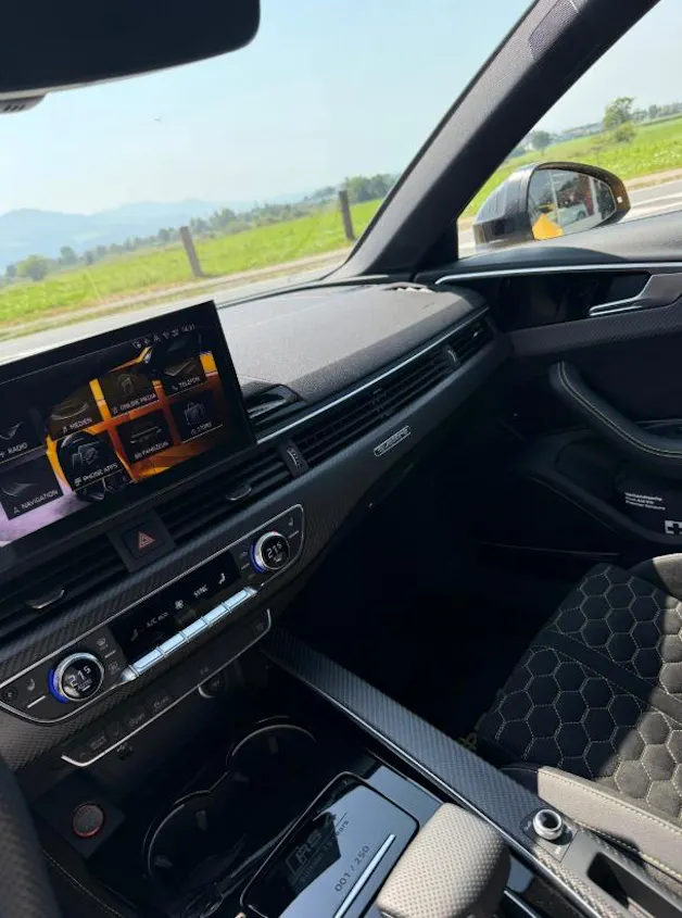 Audi RS4 Avant 25 year edition quattro tiptronic
