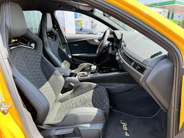 Audi RS4 Avant 25 year edition quattro tiptronic