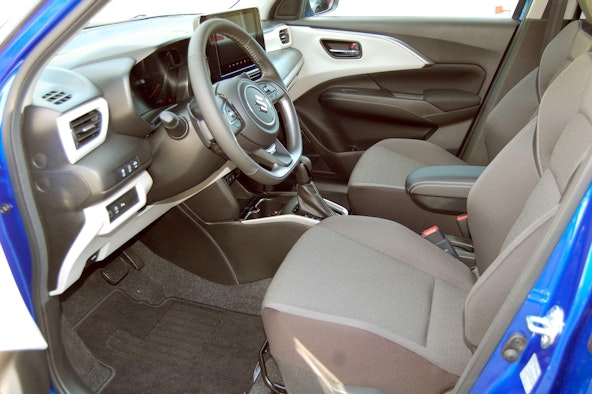 Vehicle image 14
