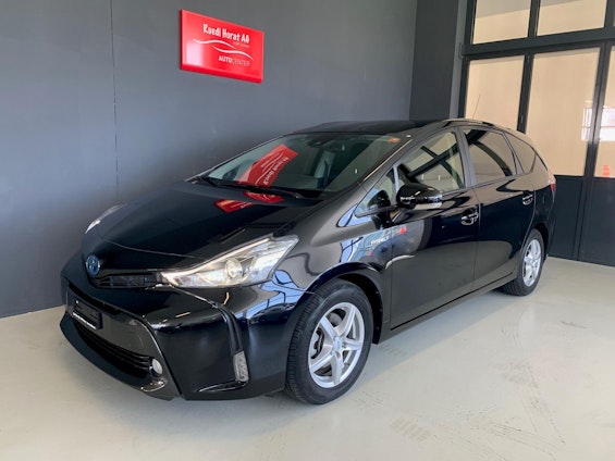 First vehicle image