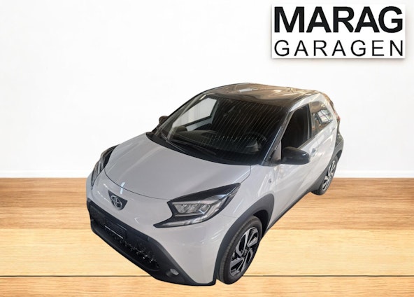 Vehicle image 3 Vehicle image 3