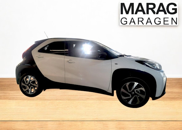 Vehicle image 2 Vehicle image 2