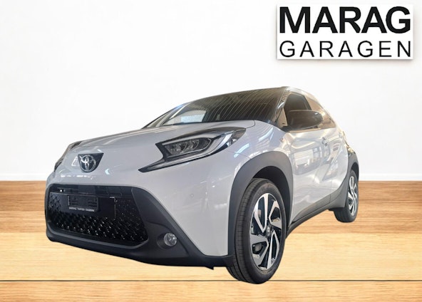 First vehicle image First vehicle image