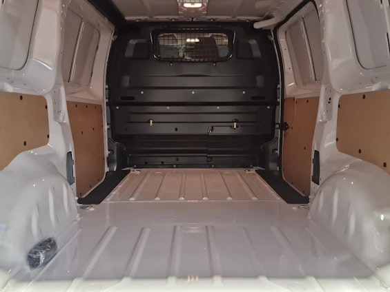 Vehicle image 8 Vehicle image 8