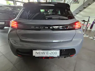 Peugeot 208 1.2 Hybrid Allure Premium