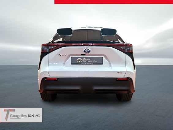 Vehicle image 4 Vehicle image 4