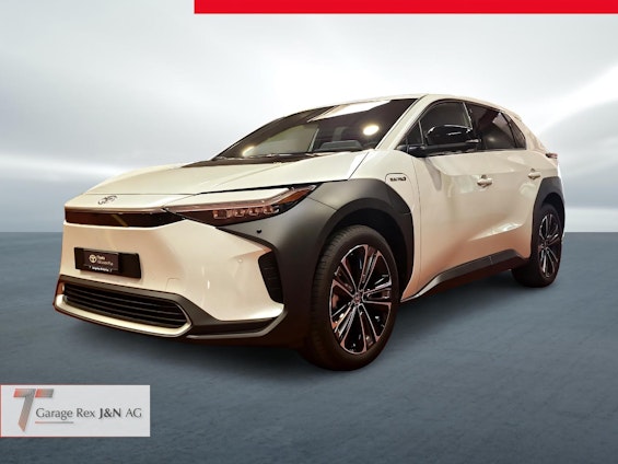 First vehicle image First vehicle image