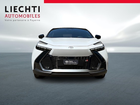 Vehicle image 10