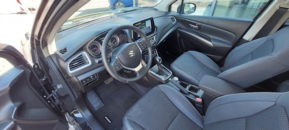 Vehicle image 6